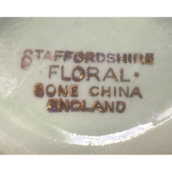 Staffordshire Floral Arrangement Bone China With Roses & Carnation - Picture 8 of 9